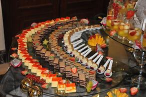 Serenada Golden Palace - Boutique Hotel