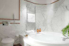 Golden Tower Hotel & Spa