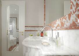 Golden Tower Hotel & Spa