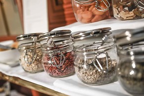 Golden Tower Hotel & Spa