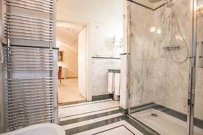 Golden Tower Hotel & Spa