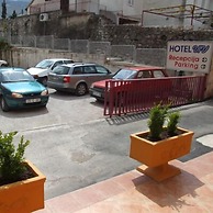 Viv Hotel