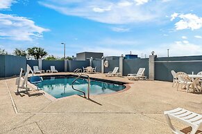 Comfort Inn & Suites Donna near I-2