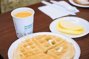 Days Inn by Wyndham Greensboro NC