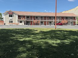 Cathedral Valley Inn