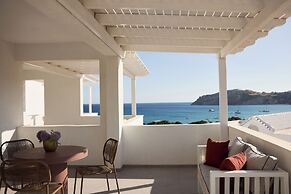 Golden Milos Beach House by Domotel