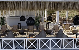 Golden Milos Beach House by Domotel