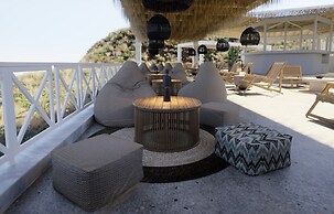Golden Milos Beach House by Domotel