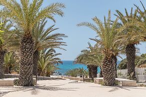 Golden Milos Beach House by Domotel