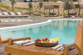 Golden Milos Beach House by Domotel