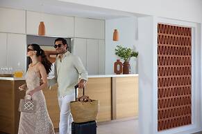 Golden Milos Beach House by Domotel