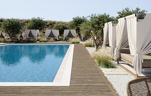 Golden Milos Beach House by Domotel