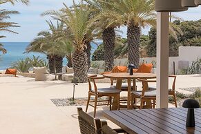 Golden Milos Beach House by Domotel