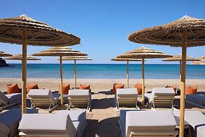 Golden Milos Beach House by Domotel
