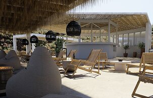 Golden Milos Beach House by Domotel