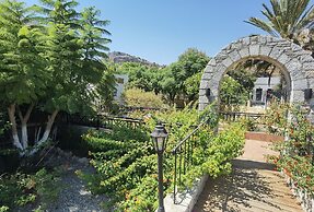 Vlycha Beach Studios & Apartments