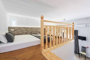 Vlycha Beach Studios & Apartments