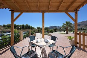 Vlycha Beach Studios & Apartments