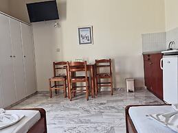 Vlycha Beach Studios & Apartments