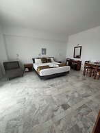 Vlycha Beach Studios & Apartments