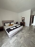 Vlycha Beach Studios & Apartments