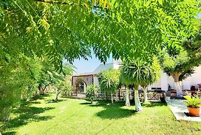 Vlycha Beach Studios & Apartments