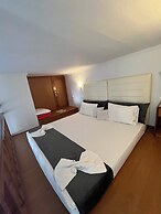 Vlycha Beach Studios & Apartments