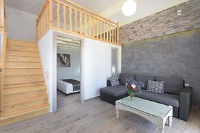 Vlycha Beach Studios & Apartments