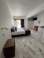 Vlycha Beach Studios & Apartments