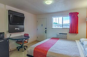 Motel 6 Riverton, WY