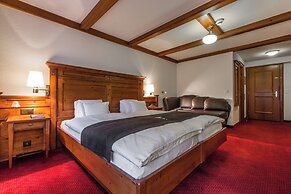 National Zermatt – Matterhorn Views, Sunnegga Gateway & SPA