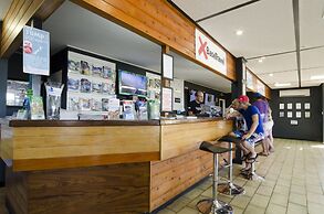 Base Airlie Beach Resort - Hostel