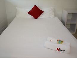 Base Airlie Beach Resort - Hostel