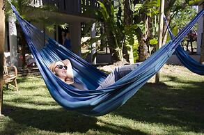 Base Airlie Beach Resort - Hostel