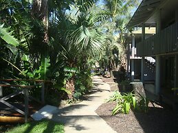 Base Airlie Beach Resort - Hostel
