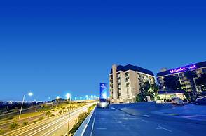 Garden Court Nelson Mandela Boulevard