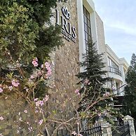 Iris Hotel & Spa