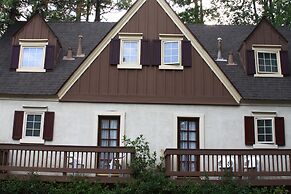 Saddleback Inn
