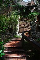 Saddleback Inn