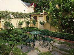 Adelaide Heritage Cottages & Apartments