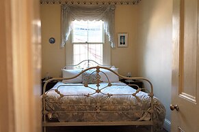 Adelaide Heritage Cottages & Apartments