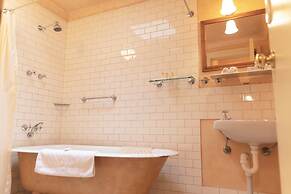 Adelaide Heritage Cottages & Apartments