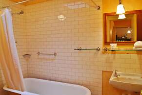 Adelaide Heritage Cottages & Apartments