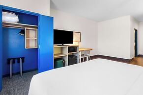 Spark by Hilton Pearland