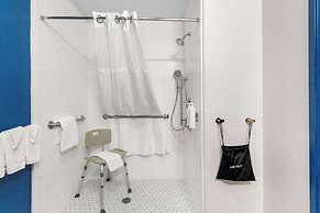 Spark by Hilton Pearland