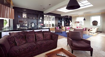 Home Hotel Folketeateret