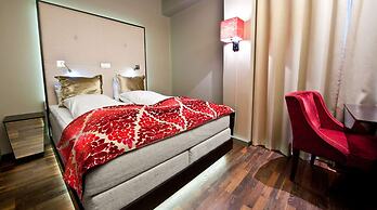 Home Hotel Folketeateret