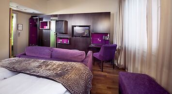 Home Hotel Folketeateret