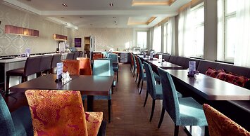 Home Hotel Folketeateret