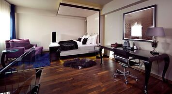 Home Hotel Folketeateret